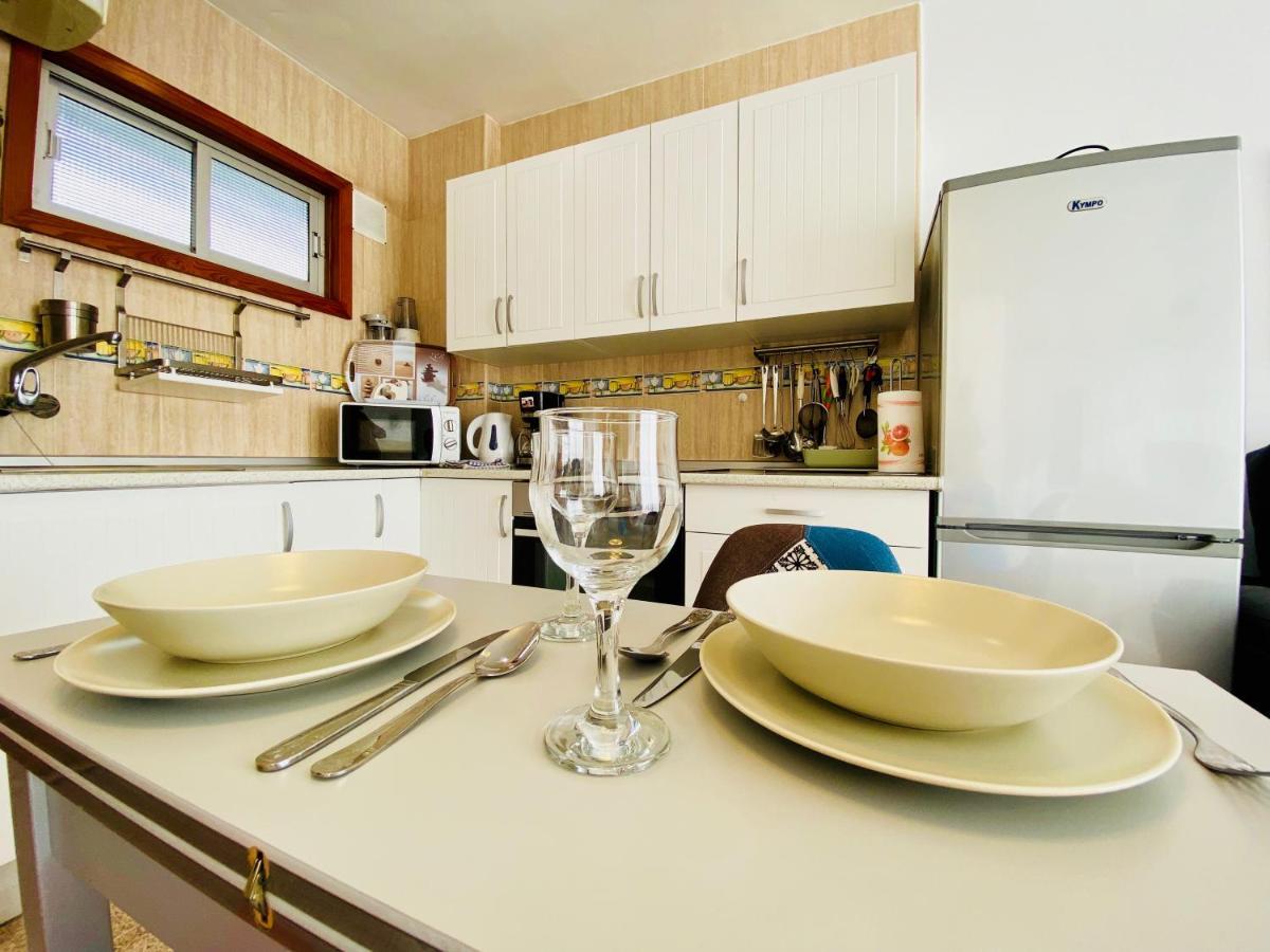 Orange And White Apartment In Yumbo San Bartolomé Esterno foto