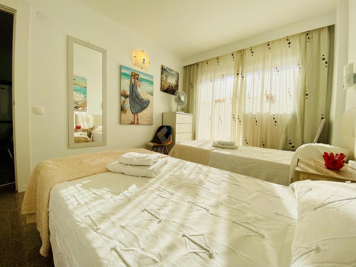 Orange And White Apartment In Yumbo San Bartolomé Esterno foto
