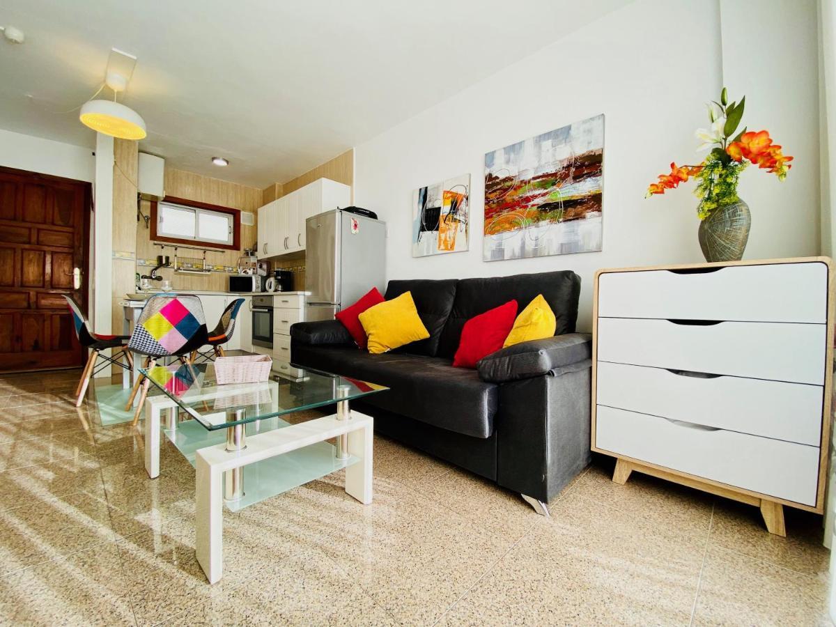 Orange And White Apartment In Yumbo San Bartolomé Esterno foto