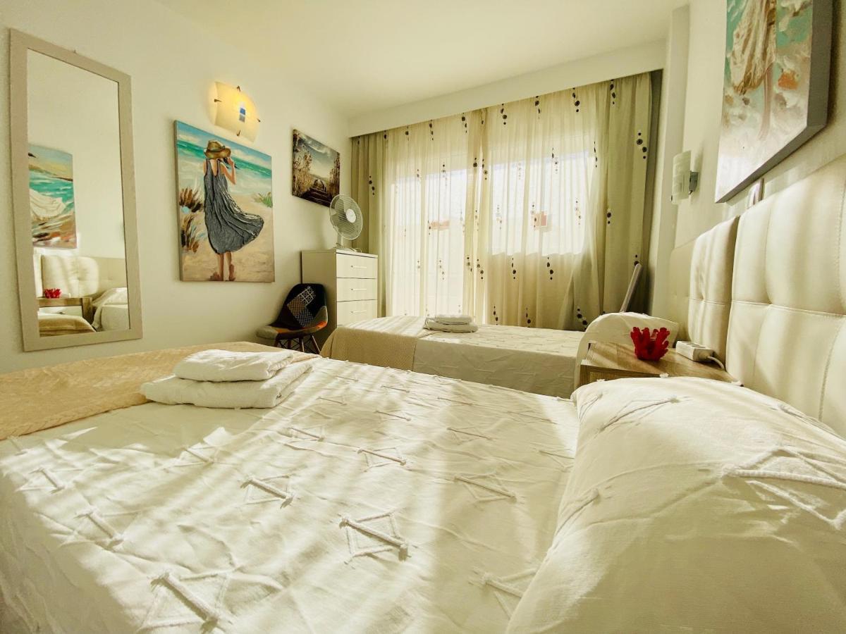 Orange And White Apartment In Yumbo San Bartolomé Esterno foto