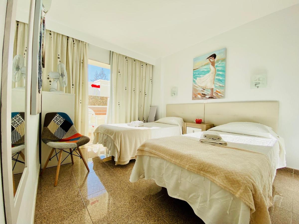 Orange And White Apartment In Yumbo San Bartolomé Esterno foto