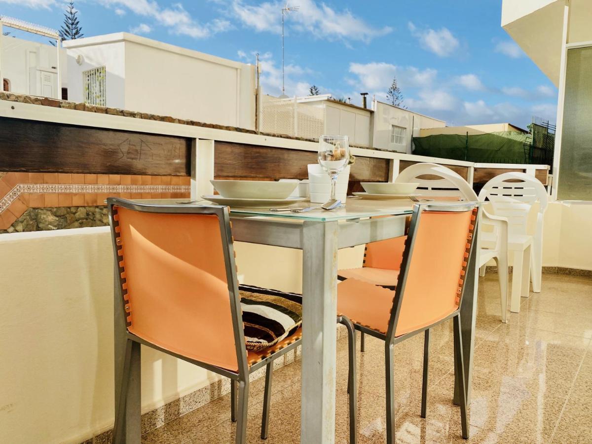 Orange And White Apartment In Yumbo San Bartolomé Esterno foto